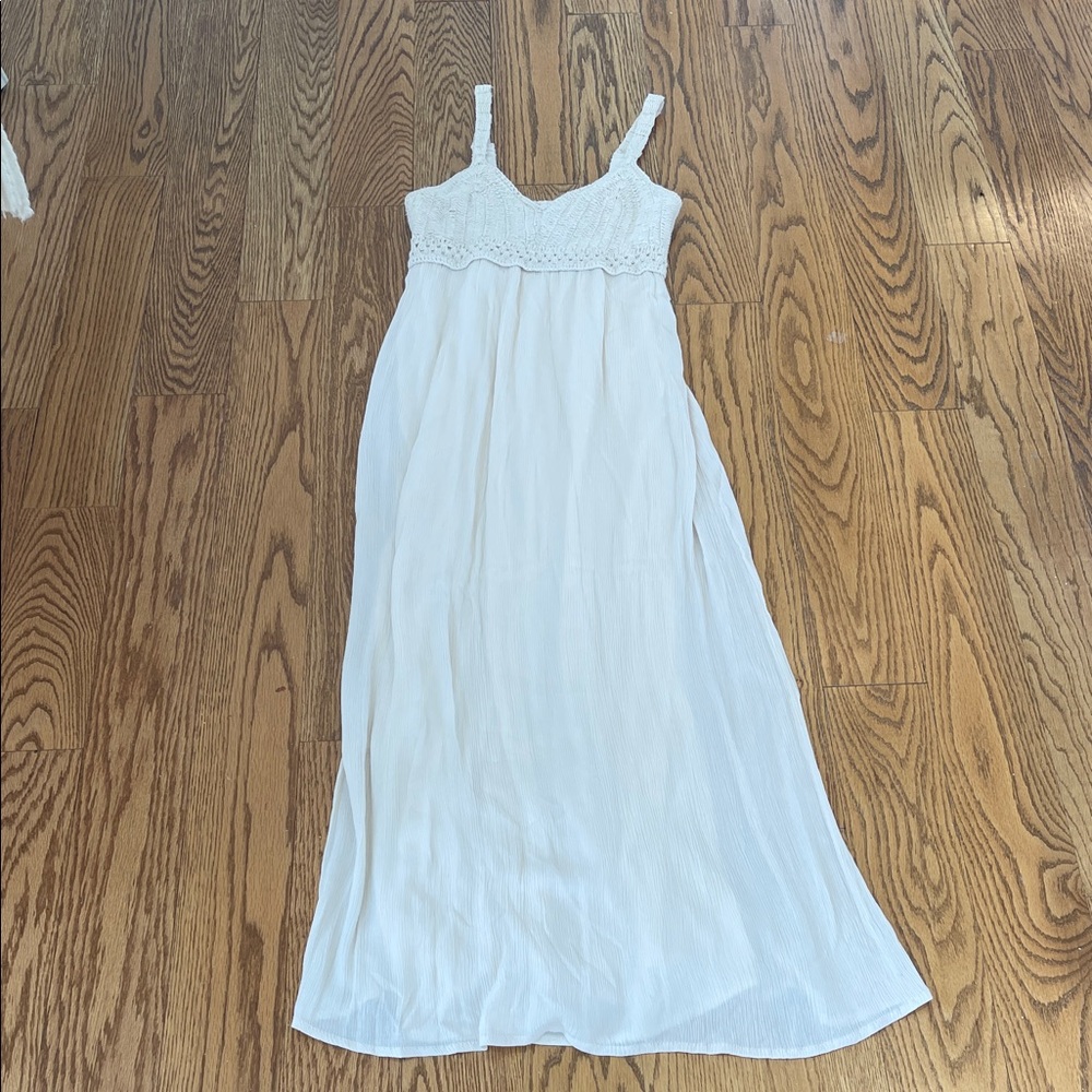 Cream crochet Maxi Dress with Lace Detail size small